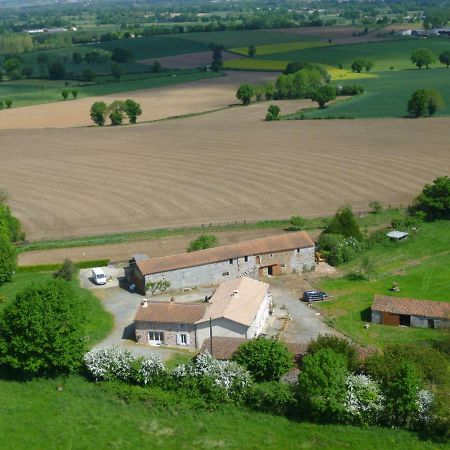 Aux Charmes D'Antan Hotel La Pommeraie-sur-Sevre Bagian luar foto