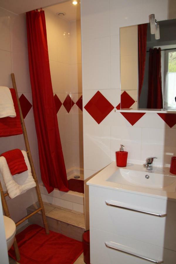 Aux Charmes D'Antan Hotel La Pommeraie-sur-Sevre Bagian luar foto