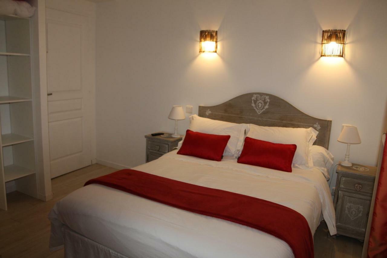 Aux Charmes D'Antan Hotel La Pommeraie-sur-Sevre Bagian luar foto