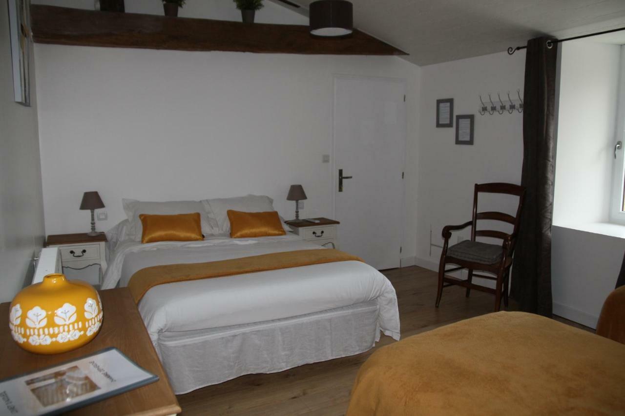 Aux Charmes D'Antan Hotel La Pommeraie-sur-Sevre Bagian luar foto