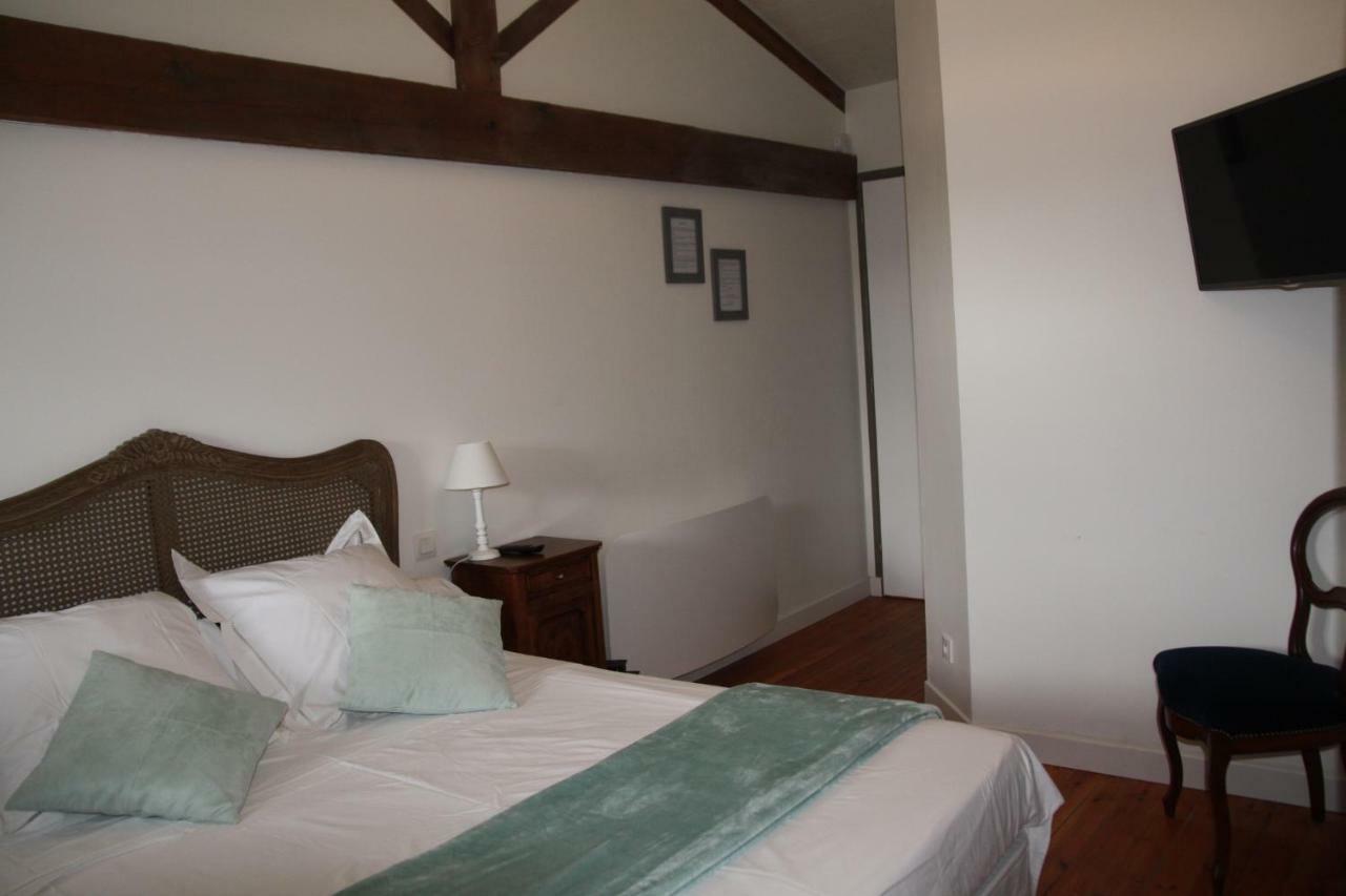 Aux Charmes D'Antan Hotel La Pommeraie-sur-Sevre Bagian luar foto