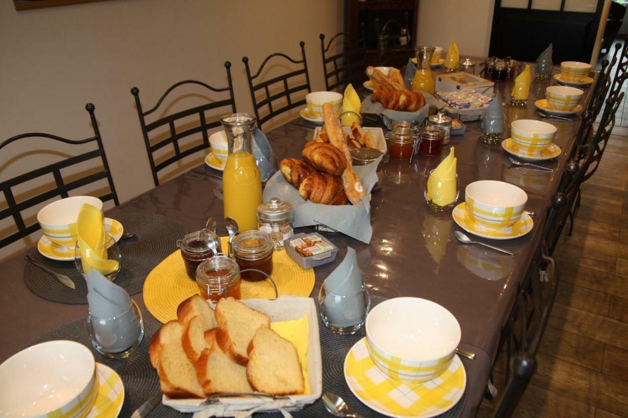 Aux Charmes D'Antan Hotel La Pommeraie-sur-Sevre Bagian luar foto