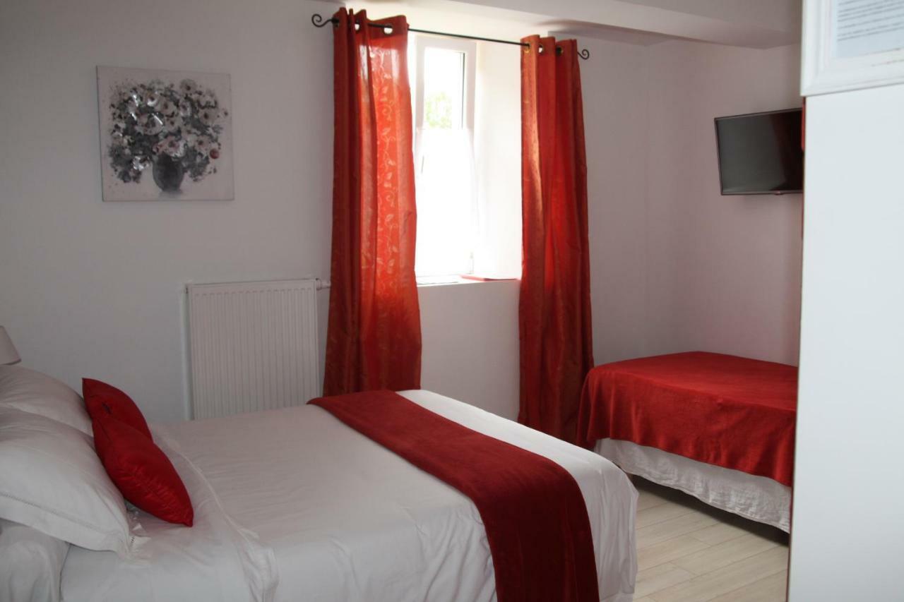 Aux Charmes D'Antan Hotel La Pommeraie-sur-Sevre Bagian luar foto