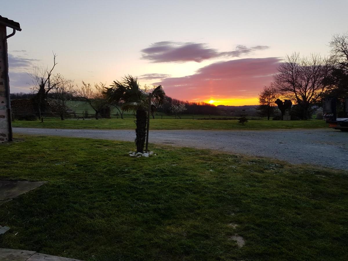 Aux Charmes D'Antan Hotel La Pommeraie-sur-Sevre Bagian luar foto